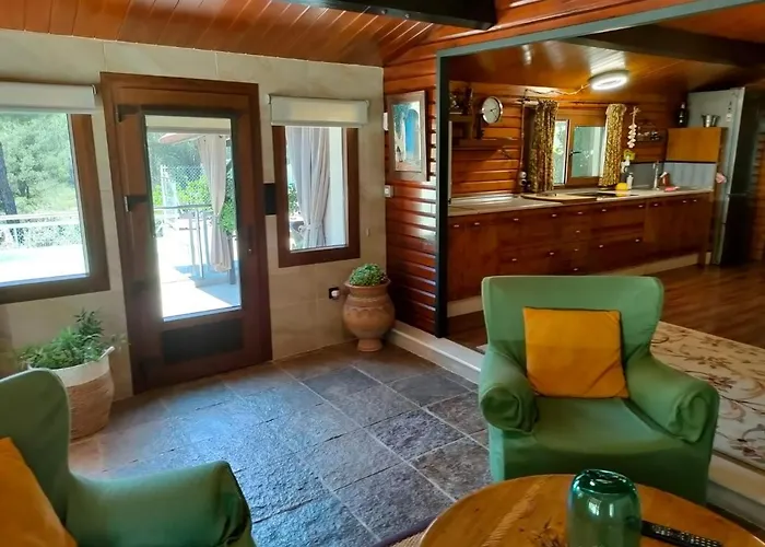 Chalet De Madera Junto Al Jaras *