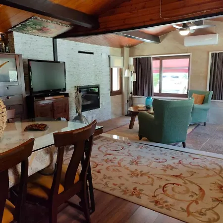 Chalet De Madera Junto Al Jaras *