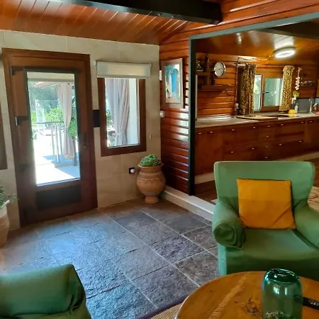 Chalet De Madera Junto Al Jaras *