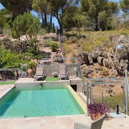 Chalet De Madera Junto Al Jaras