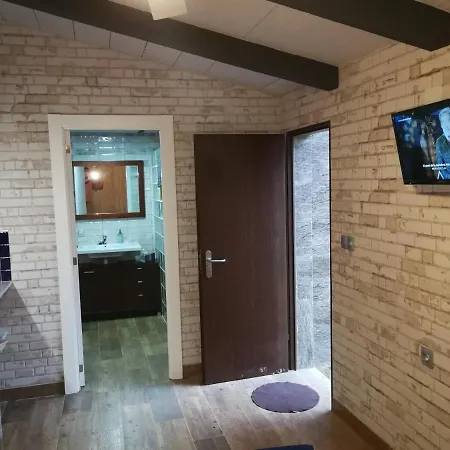 木屋 De Madera Junto Al Jaras