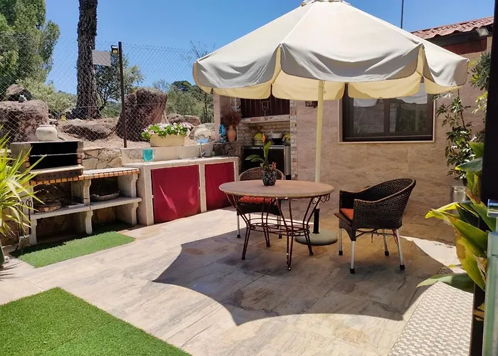 De Madera Junto Al Jaras *