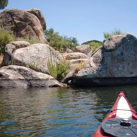 Alpstuga De Madera Junto Al Jaras