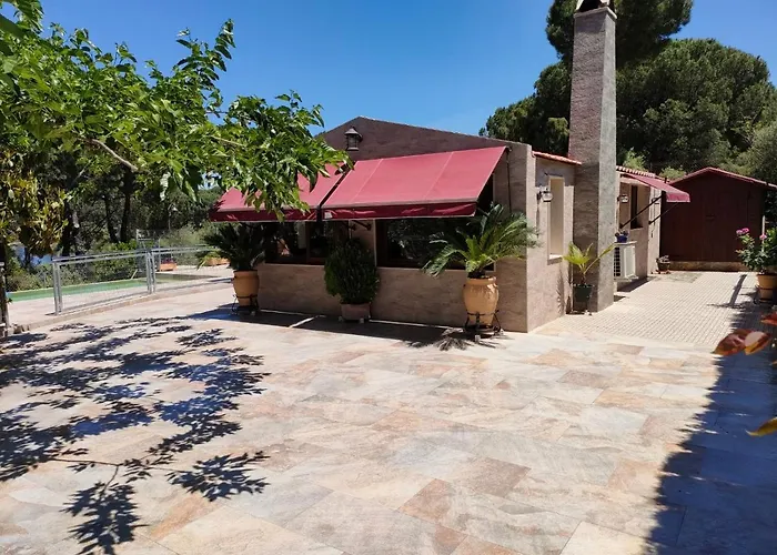 De Madera Junto Al Jaras Chalé