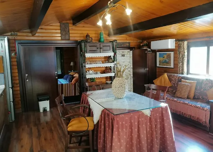 De Madera Junto Al Jaras * Córdova