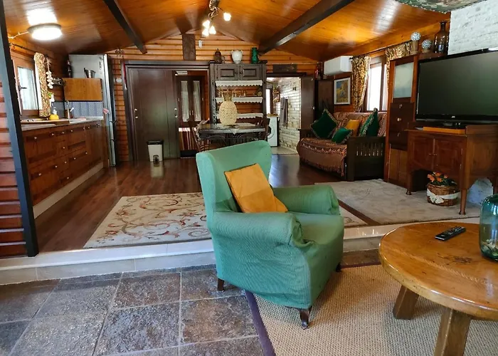 De Madera Junto Al Jaras