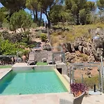Chalet De Madera Junto Al Jaras