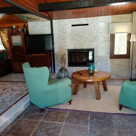 De Madera Junto Al Jaras Chalet Cordova